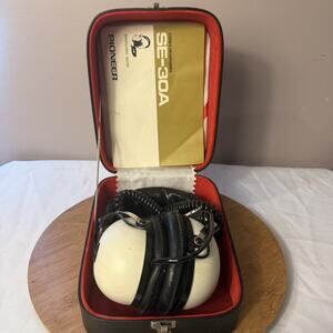 Vintage Pioneer SE-30 Headphones w/ Case Working/Tested